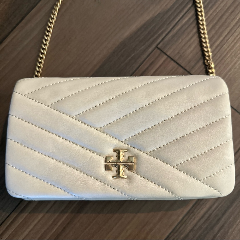 Tory Burch - Kira Chevron Chain Wallet New Cream Handbag - Picture 4 of 11